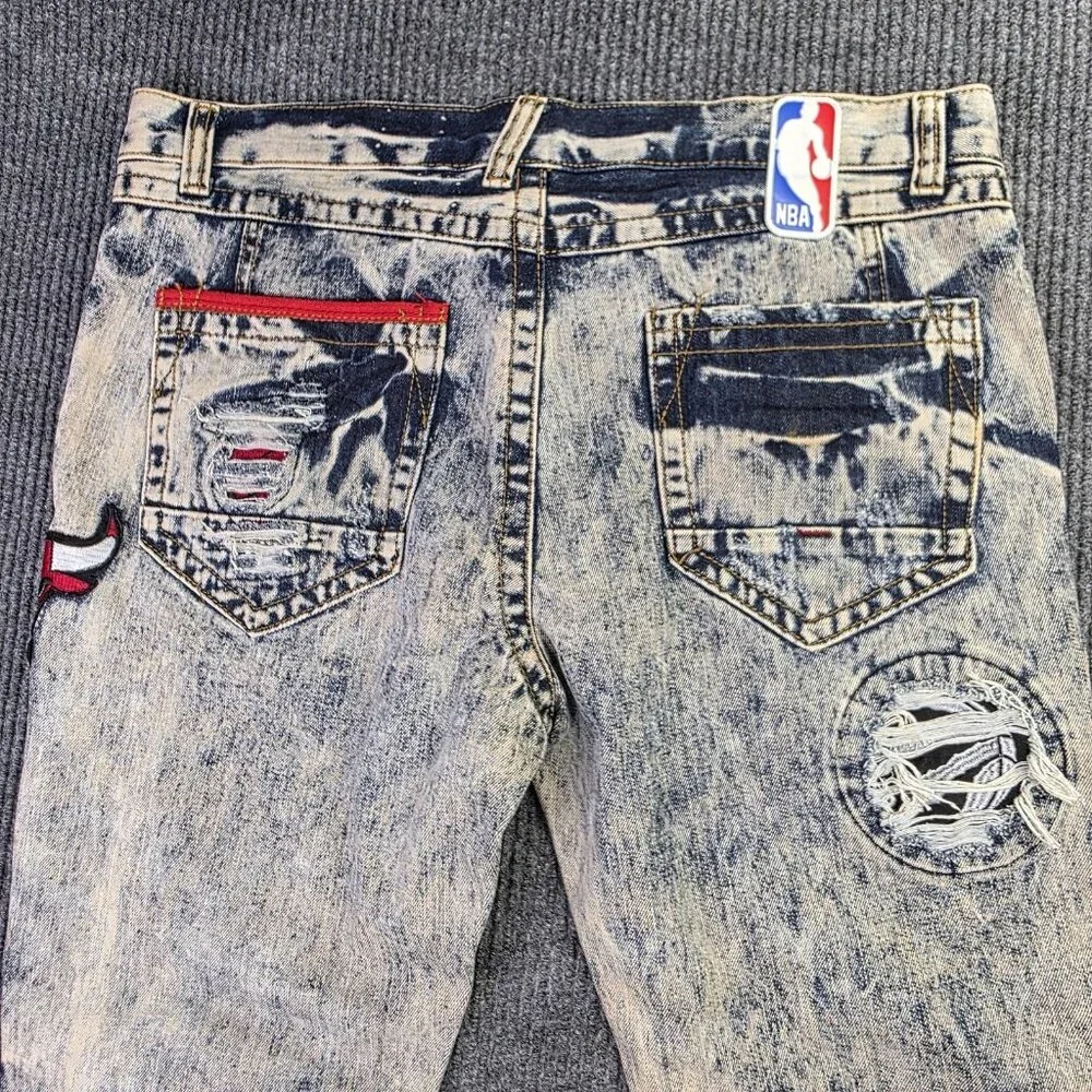 UNK Heritage America Jeans Mens 36 x 34 NBA Basketball Distressed Patches Grunge - Picture 11 of 16